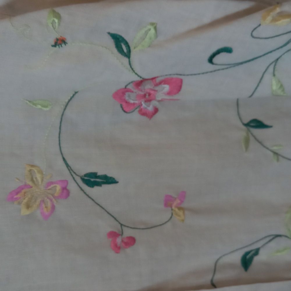 Allison Taylor linen blouse - Picture 3 of 8